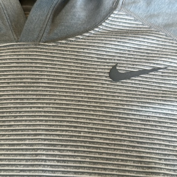 Men’s Nike Dri-fit pullover - Picture 2 of 3